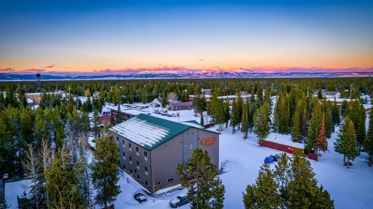 Wagon Wheel Hotel Вест-Йеллоустоун Екстер'єр фото